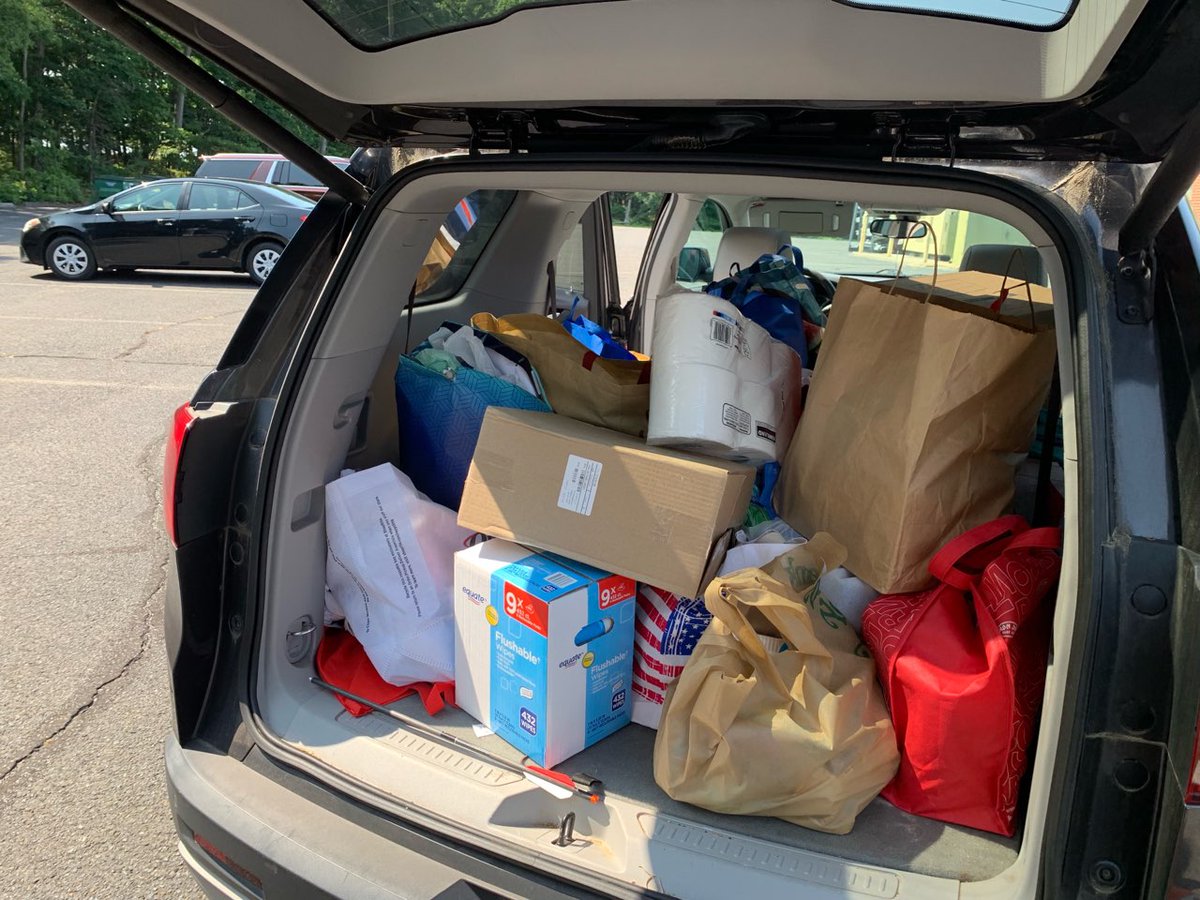 IBEWLocal400's tweet image. Brenda Irwin, Sea Girt Soldier and Family Readiness Specialist from New Jersey National Guard picked up the donations collected at the BlueClaws Game. Thank you to everyone who donated to our veterans. If you would like to give back, visit: rb.gy/pr2nx