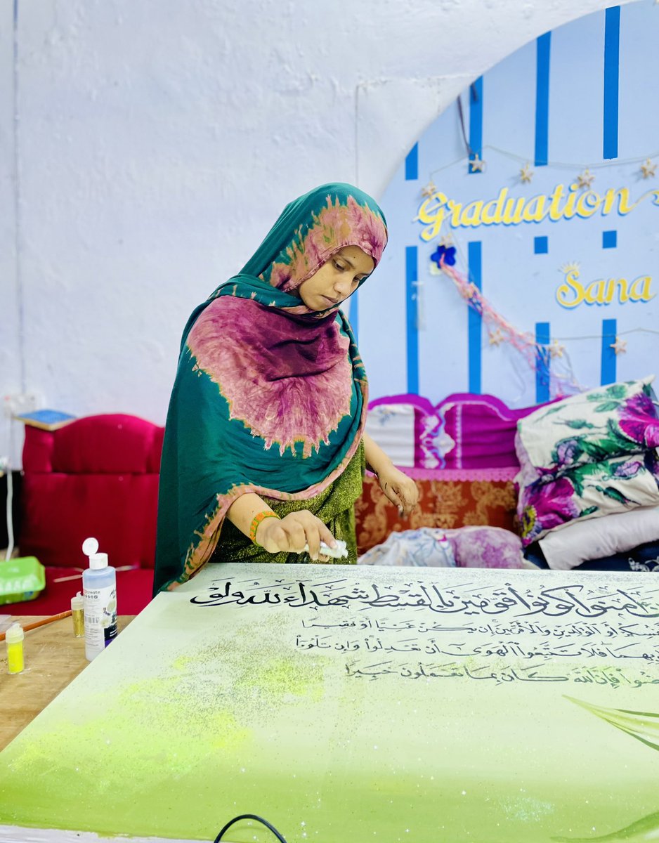 Sana_Artist's tweet photo. Hello friends! This is my first experience doing calligraphy with complete ayah (suratul nisa 135). Alxmdllh this is the result ✨ #Quran #somaliart #calligraphy https://t.co/kRfLmD0KDx