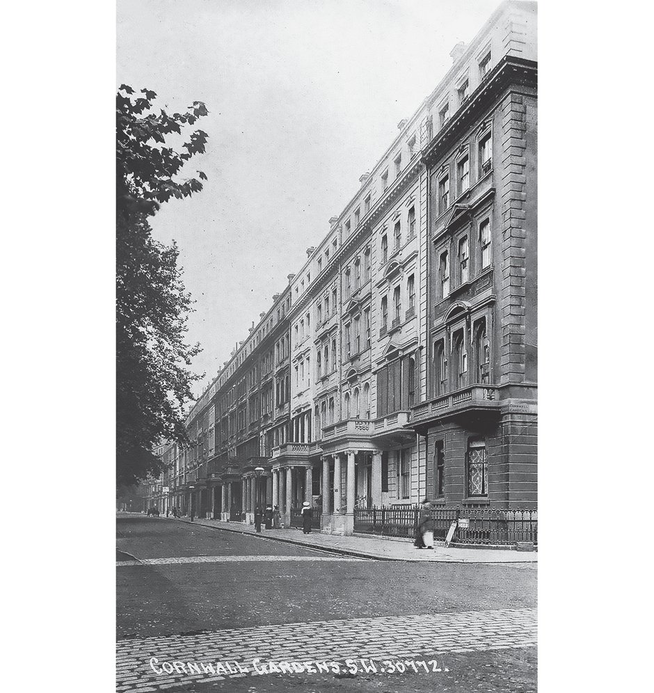 This is Cornwall Gardens, a quiet tree-lined square in Kensington, London, where Conwell-Evans hosted secret meetings with the German resistance to Hitler and leading British civil servants including Sir Robert Vansittart and Sir Horace Wilson. #CoffeewithHitler