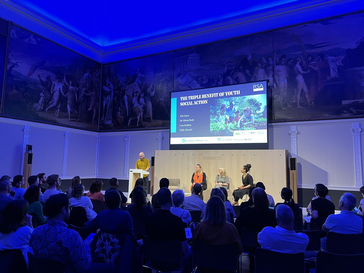 Calling all educators! 🚨

Curious about how youth social action can benefit pupils, educators and communities? 

Watch live here as <a href="/Nik_Gunn/">Nik Gunn</a> presents our latest report on the triple benefit of youth social action 👉 bit.ly/3XLJ56J 

#RSAYouth
