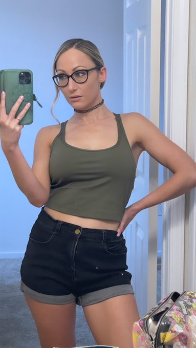 If size mattered the elephant would be king of the jungle 😘🤓😉 https://t.co/ErM9Fz5wSf<a href="/tag/cutemilfs"class="tags"><span>#cutemilfs</span></a><a href="/tag/themilfsnextdoor"class="tags"><span>#themilfsnextdoor</span></a>