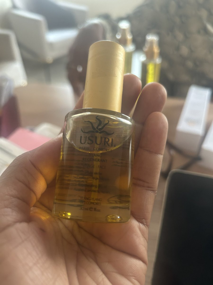 DG_ANPIComores's tweet photo. Un pur bonheur d’avoir reçu Wassilati MBAE et de m’être laissée littéralement envoûter par la légendaire gamme #Usuri.
Total soutien à tous les projets que ses 1001🧢 lui font porter.
#ylang #diaspora #Comores #ANPI #InvestInComoros https://t.co/UkSSQTbJuY