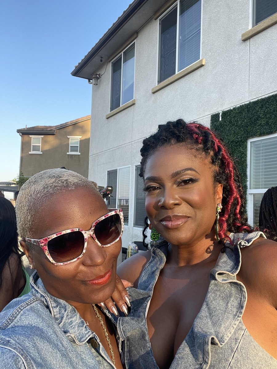 Me and @AngeltheActress are smizing for many reasons. For one, Angel’s song ONE MARGARITA is THE summer anthem. Get into it on Spotify! And besides being Honeys and this cute, our short film LOOK BACK AT IT is in these streets 👇🏾: #thread #LookBackMovie