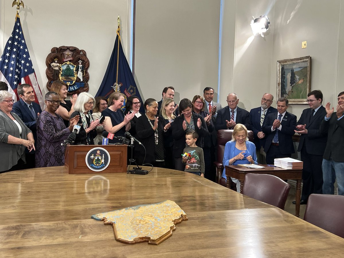 🎉🎉🎉Paid Family and Medical Leave is signed into law with a historic budget bill!!🎉🎉🎉 I HAVE ALL THE FEELS!! #mepolitics