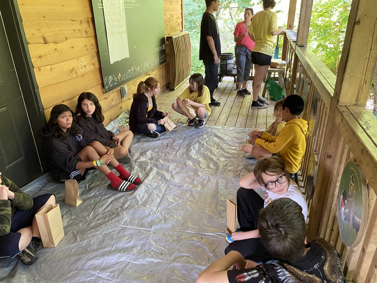 Making stepping stones with natural items we found earlier with our park guides! Thanks to Drake and Raven for leading the effort! <a href="/CampMigizi/">campmigizi</a>  <a href="/OjibwayPrairie/">OjibwayNatureCentre</a> <a href="/gecdsbpro/">GECDSB PR</a> <a href="/TinaDeCastro1/">Tina DeCastro</a> <a href="/joseph745613165/">Zozep</a> #GECDSBSLP2023