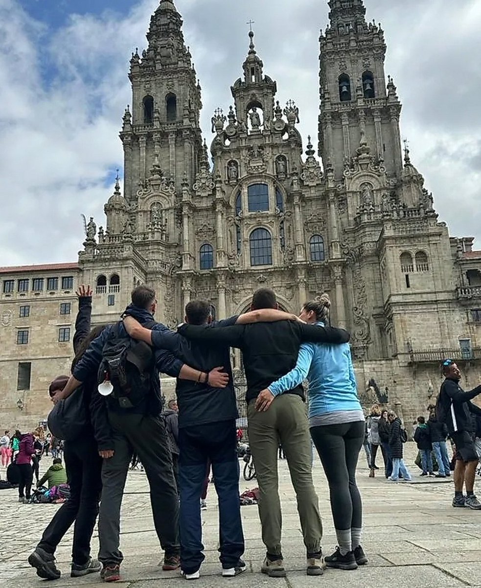 ALONC24's tweet photo. Paso corto, vista larga y BUENA VIBRA 🌍➡️ https://t.co/m1CLdfUtJI