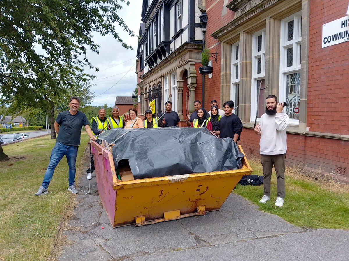 Litterwatch1's tweet photo. #litterwatch #lovevolunteers #sandwellcoronationclean #thankyou #sandwell @sandwellcouncil @SercoESUK https://t.co/vXMYT2J3En