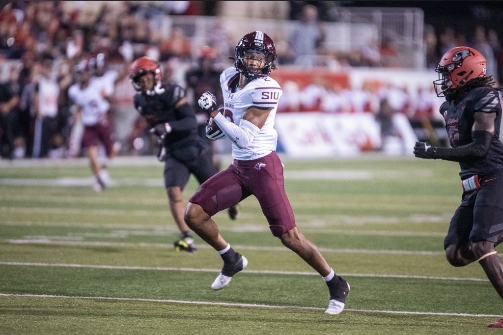 denym1_'s tweet photo. #AGTG I am blessed to receive my 2nd D1 offer from Southern Illinois @SIU_Football @TerryHawthorne1 @CoachT_Rob
@MacCorleone74 @PrepRedzoneMS
@on3 @Heat7v7 @MCJags_Football @shayhodge3 https://t.co/Ngc8GfU4Wu
