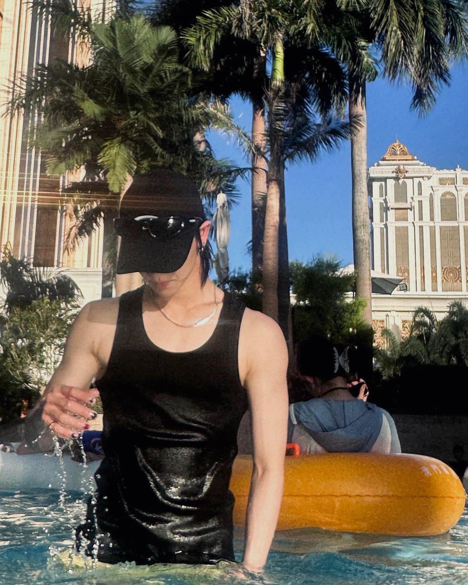 SeventeenDisse's tweet photo. [🐸] 11.07.23 The8 no Instagram #SEVENTEEN @pledis_17 

“🐳” https://t.co/SteFjpiuZi