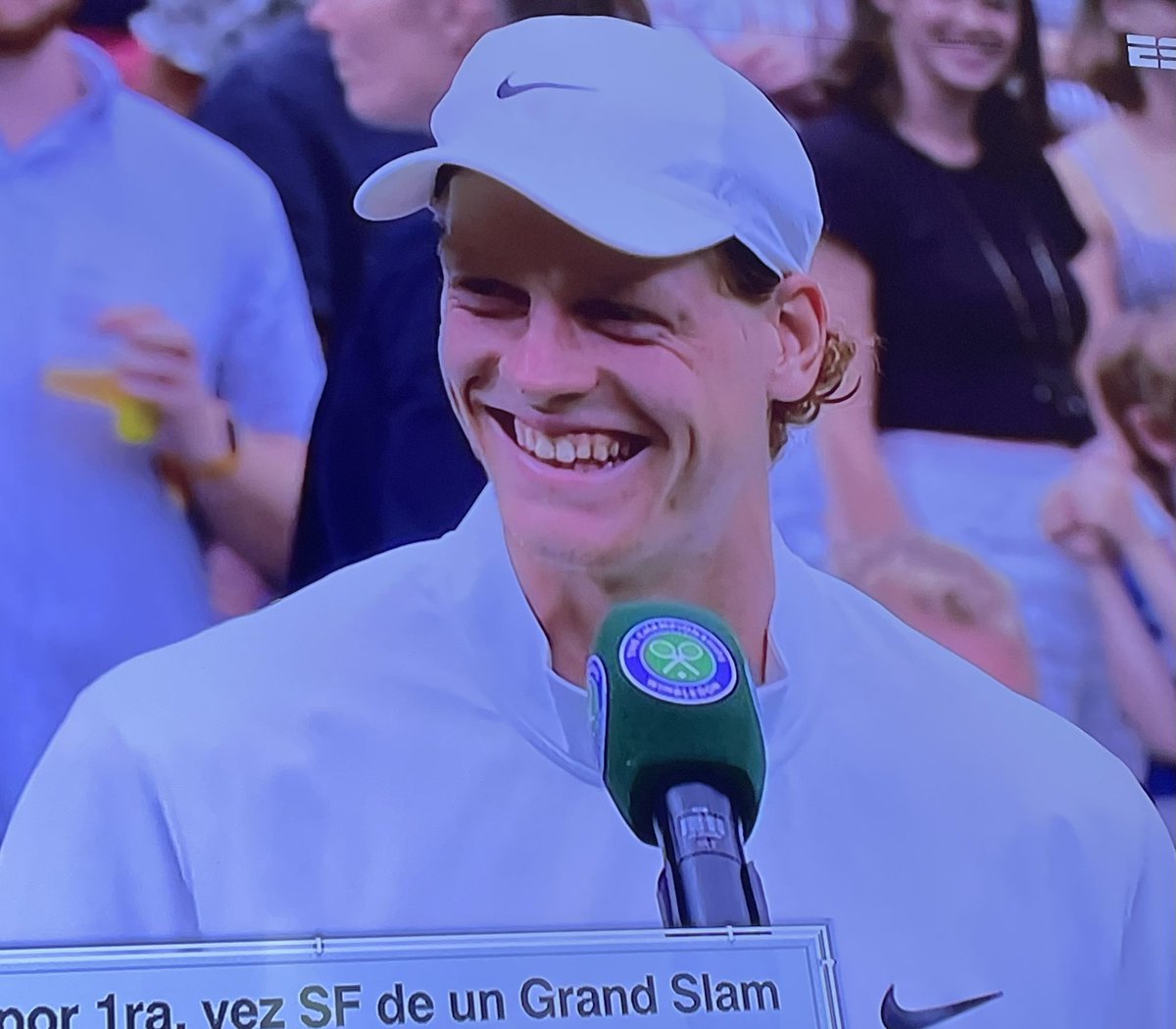 madnaluu's tweet photo. he’s so so happy https://t.co/QF9OD58oN6