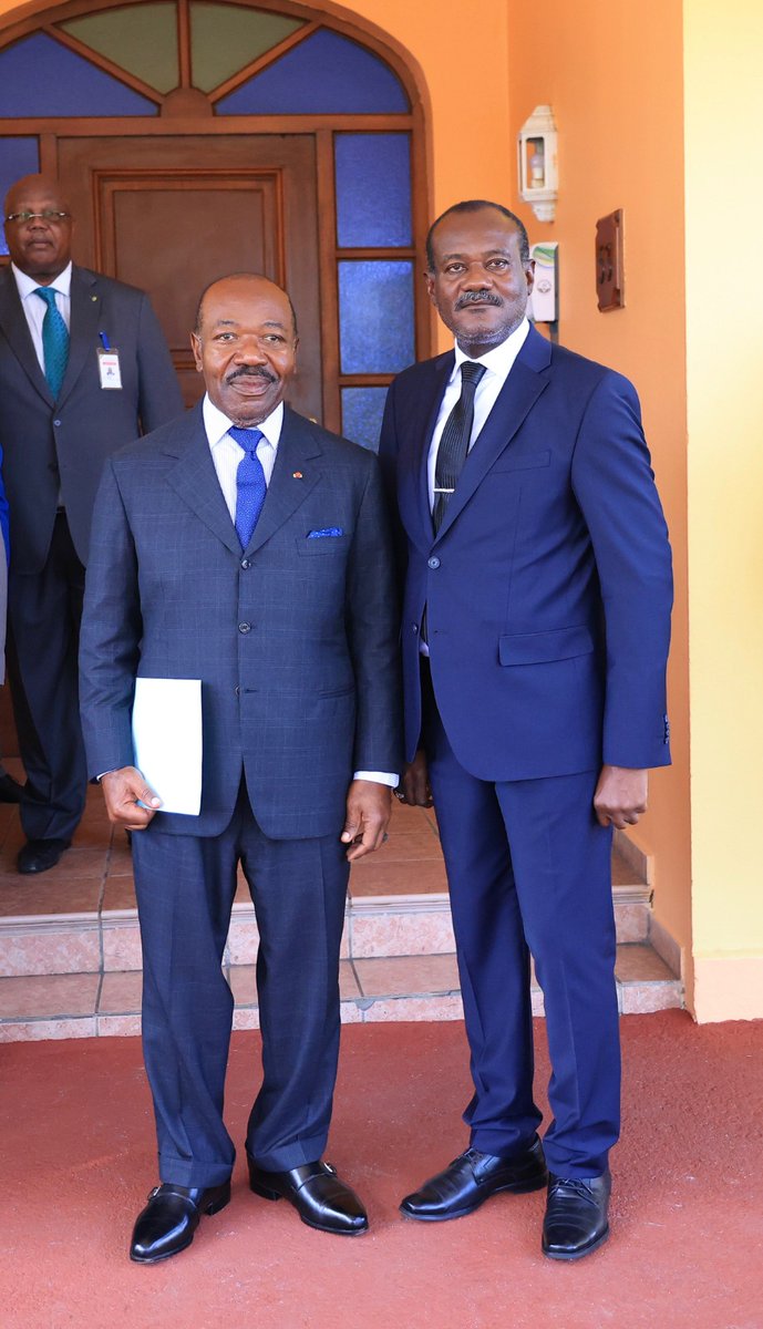 pdg2R's tweet photo. Le Distingué Camarade Président Ali Bongo Ondimba était aujourd’hui au Centre Gabonais des Élections (CGE) afin de déposer sa candidature pour la présidentielle 2023.
#Gabon #PartiDemocratiqueGabonais #Elections2023 #PDGR https://t.co/vnjSyYjxIy