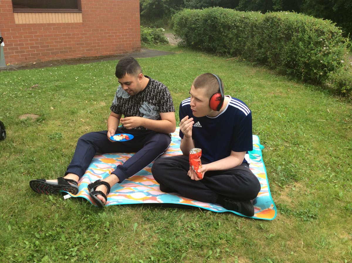 Kelford6Form's tweet photo. We have been enjoying some picnics recently as part of National Picnic Month https://t.co/oaf6rblUeb