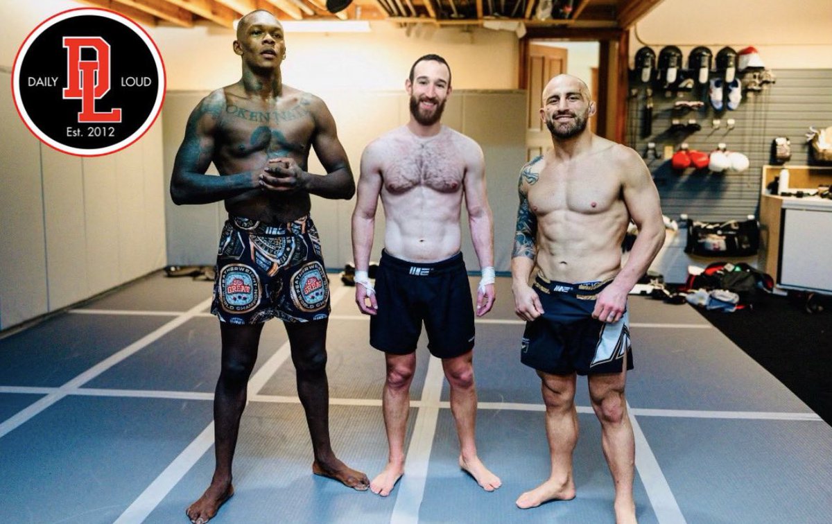 Harrddy training with UFC champions Israel Adesanya &amp; Alexander Volkanovski 😳👊