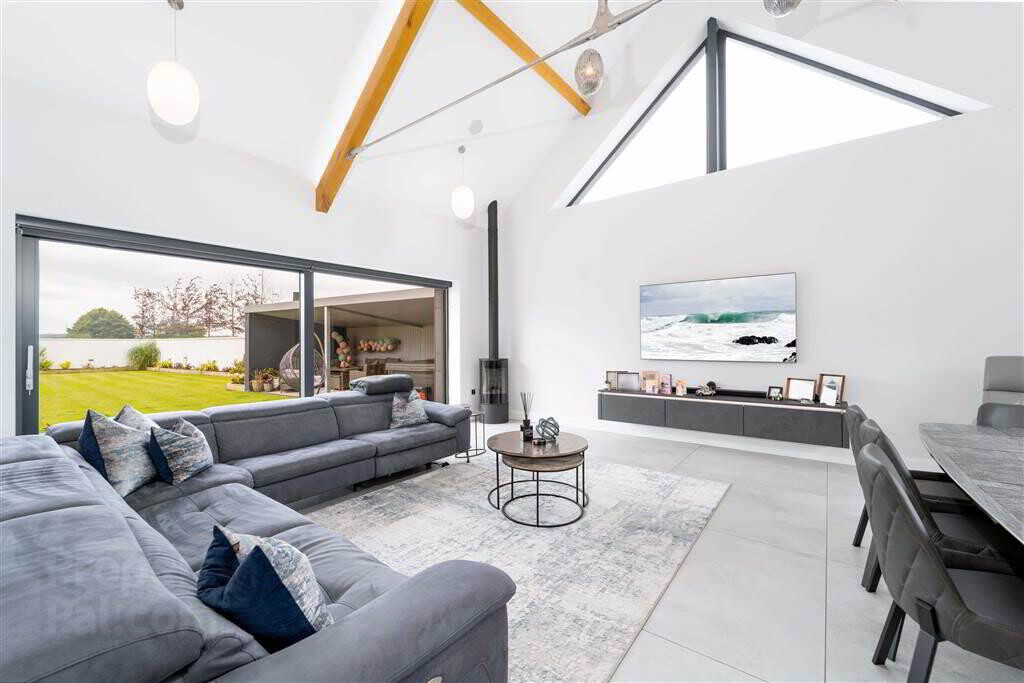 propertypal's tweet photo. Fingers crossed my family falls for the persuasive Powerpoint slides I've made to convince them to give me £995k for this house. 
>>> https://t.co/cEZeENjjrQ https://t.co/QObtozCwzK