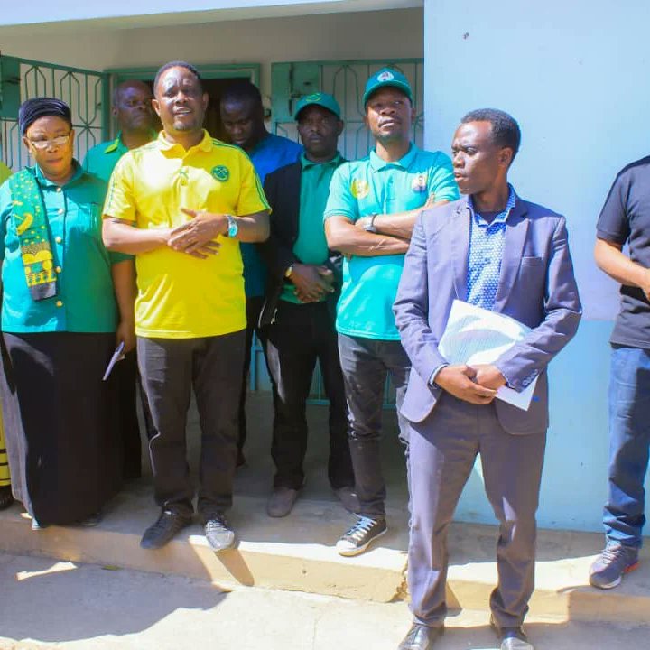 Tehamaccmiringa's tweet photo. Kamati ya Siasa ya CCM Wilaya ya Iringa Mjini ikiongozwa na Mwkt wake Ndg Said  Rubbeya Leo Julai 11  wamekagua Utekelezaji wa ilani ya CCM iliyotekelezwa kutokana na fedha zilizotoka serikali kuu inayoongozwa na Rais wa JMT Dkt Samia Suluhu Hassan @SuluhuSamia https://t.co/CdvzjslCVR