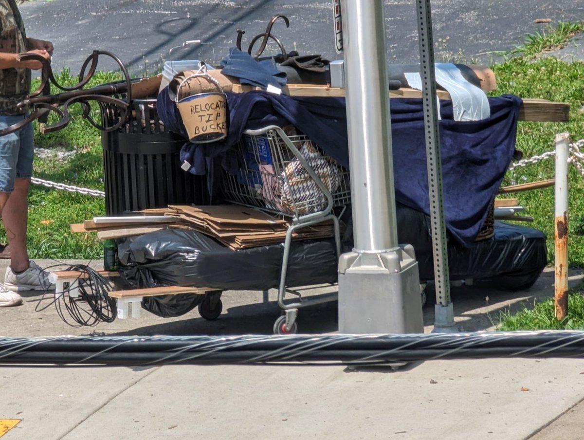 HislopeHeidi's tweet photo. @LEX18News  This is the current situation on the corner of Maxwell and Broadway, in downtown Lexington.  A constant sight, it creates a seriously unpleasant atmosphere for residents and businesses in the immediate area, and gets worse by the day.  Can you help? https://t.co/KlIur9D7l3