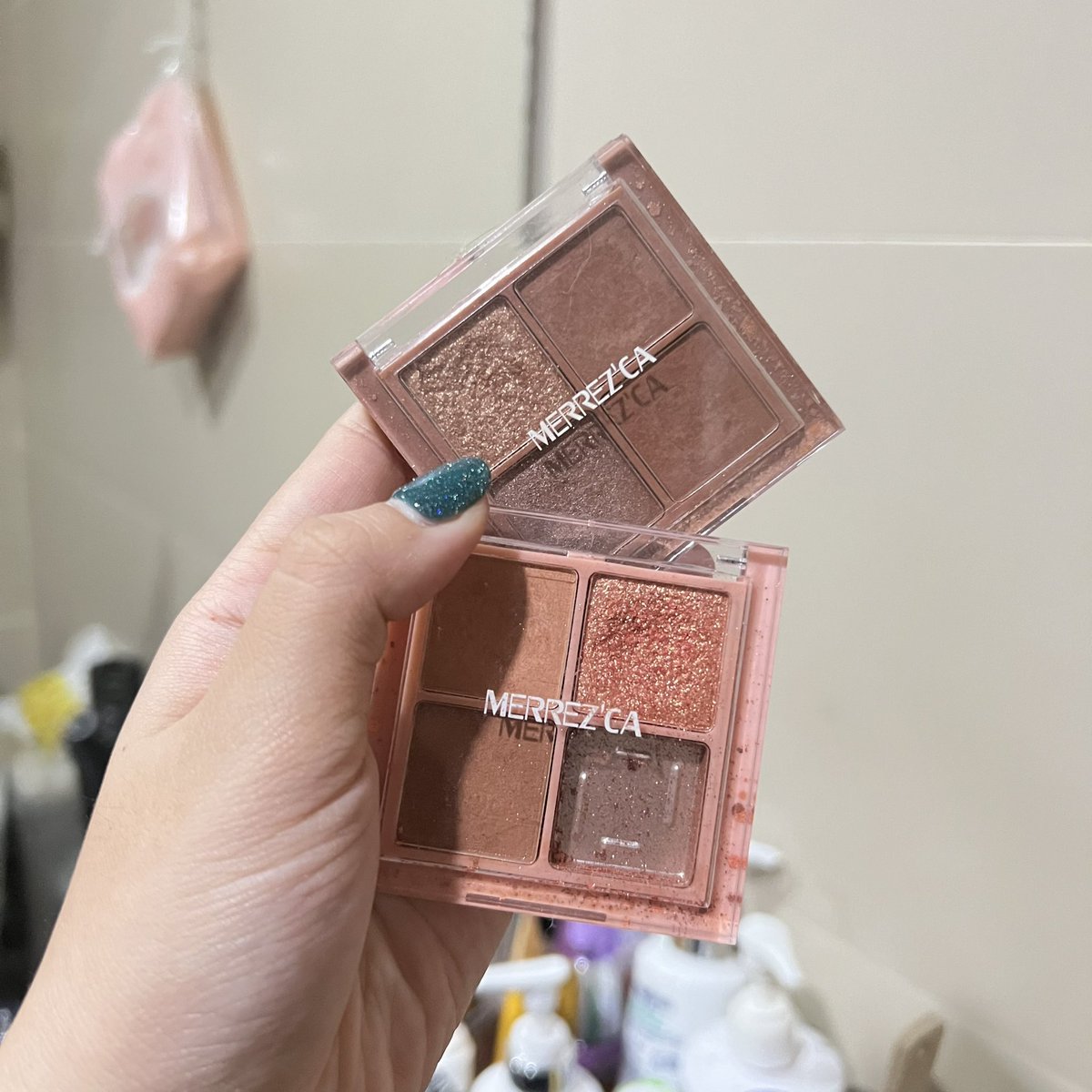TheFaifeshTH's tweet photo. 1.) ส่งต่อเบบี้บลัช 200 รวมส่งค่า สภาพ85%ค่า ใช้ไป 4 ครั้งงง

2.) อายแชโด merrezca ตลับ4ช่อง 100
ตลับชมพู3ช่อง 70

3.) สเปรย์ dry hair 80% / 170 รส

#ส่งต่อลากลาส #ลากลาสส่งต่อ #ส่งต่อlaglace #laglaceส่งต่อ #ส่งต่อคสอ #merrezcaส่งต่อ #ส่งต่อคสอมือ2 #ส่งต่อคสอมือสอง https://t.co/VCWyM785n8