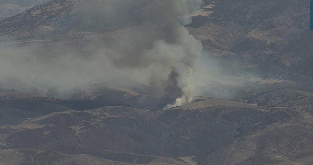 mathias_he41002's tweet photo. #BluejayFire
Units are arriving on the scene of a vegetation fire. The incident commander has reported the fire is 5-10 acres in light flashy fuels with the potential for 100 acres, Two additional water tenders have been requested.
Bluejay Lane, Soledad https://t.co/mOHl0oeVqA