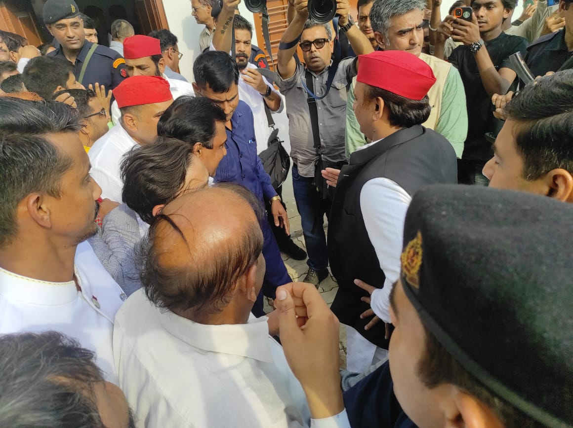 मलिहाबाद में माननीय राष्ट्रीय अध्यक्ष श्री अखिलेश यादव जी के साथ ।