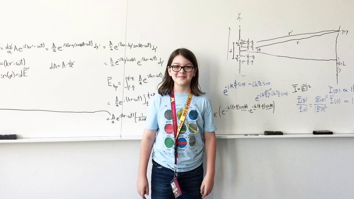 abakcus's tweet photo. This is Elliott Tanner. Even though he is just thirteen years old, he finished his degree in physics and math. He is currently a first-year physics Ph.D. student and one step closer to achieving his dream of becoming a professor. [https://t.co/YXGtmFceQ9] https://t.co/9OdHgE4Pni