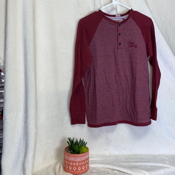 stud_unique's tweet image. So good I had to share! Check out all the items I'm loving on @Poshmarkapp #poshmark #fashion #style #shopmycloset #nike #thehundreds: posh.mk/xlkKCqmUlBb