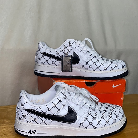 stud_unique's tweet image. So good I had to share! Check out all the items I'm loving on @Poshmarkapp #poshmark #fashion #style #shopmycloset #nike #thehundreds: posh.mk/xlkKCqmUlBb