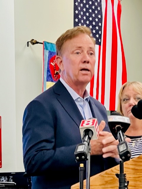 ADS__CT's tweet photo. Commissioner Amy Porter and Long Term Care Ombudsman Mairead Painter join partners, legislators as Governor Lamont signs bills into law to increase the abilities for seniors to receive adult day services and complete a study on the needs of seniors in Connecticut. #ADSCT #LTCOP https://t.co/Cmz78gLTMn
