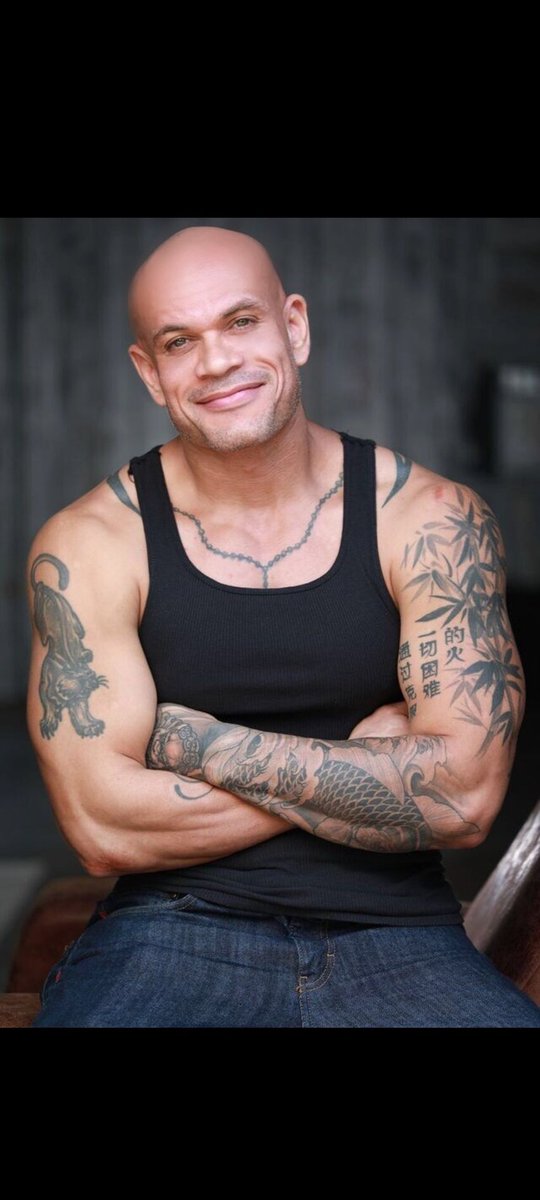 Mid 40's🥳 without the Midlife crisis! 😎