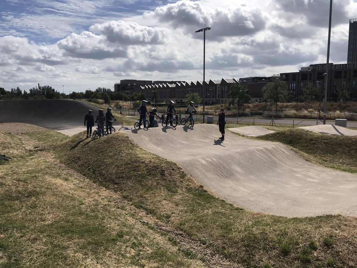 MissMuddN22's tweet photo. 9Y GCSE girls enjoying the Velodrome and BMX track at Queen Elizabeth park! https://t.co/5PP70EyoVv