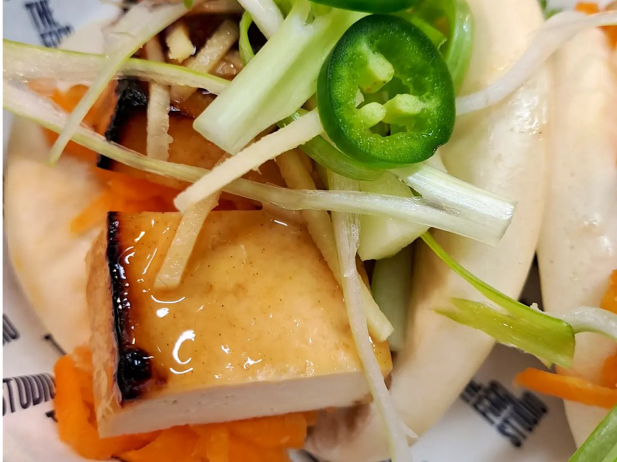 snackeroonys's tweet photo. Char Siu Pork or Tofu Hirata Bao Buns going on in the van soon....tested, and almost past scrutiny....we shall find out soon. What ya think....Nice lunch - yay or nay. https://t.co/AnlPxzGA64