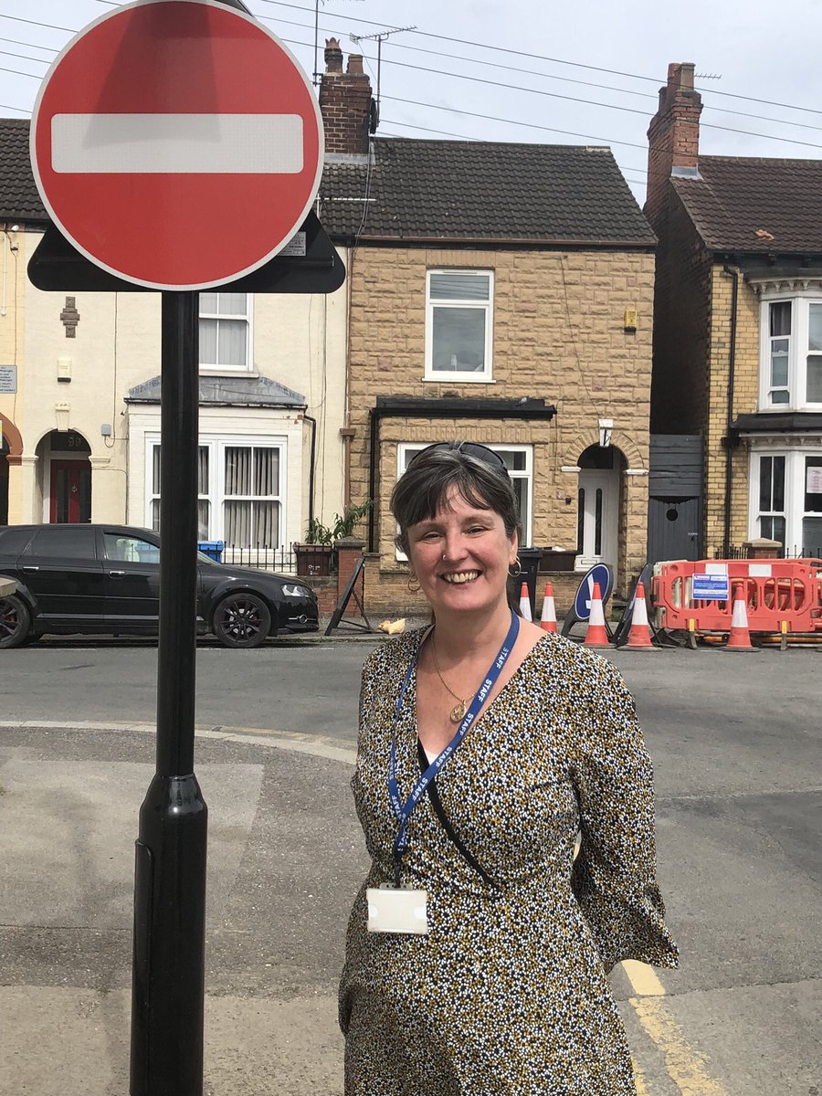 Really thrilled to see the new signage I requested from Keepmoat, to remind motorists using Clyde/Melrose street of the new system, whilst the regeneration is happening. <a href="/Hull_Labour/">Hull Labour</a>