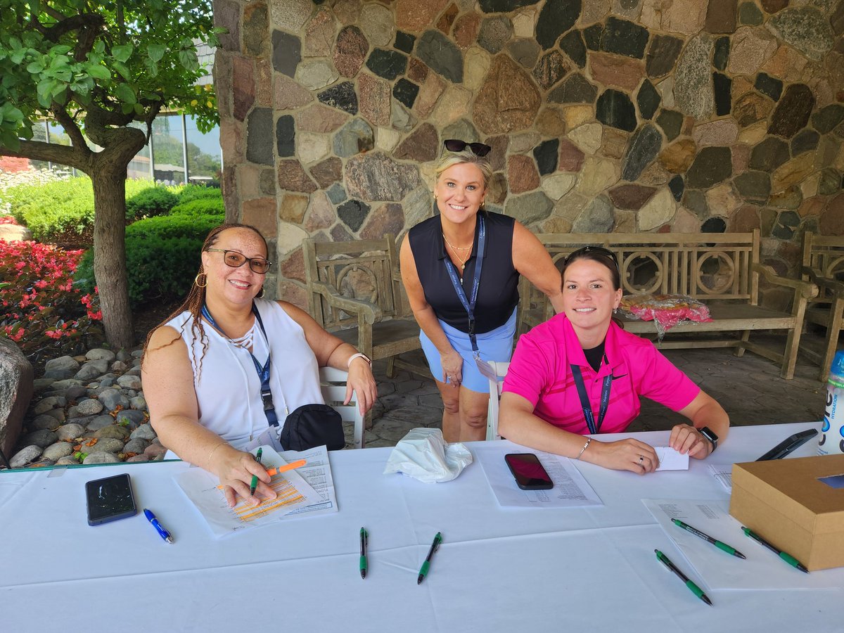 HolyCrossServ's tweet photo. Happening  now: Friends of Holy Cross Services Golf Outing Fundraiser. https://t.co/upkaWxumef