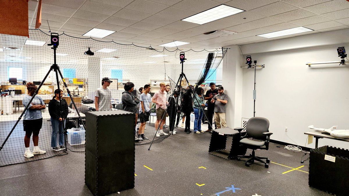 josebaca__'s tweet photo. Summer Activities as part of the NSF REU program, Unmanned Aerial Systems @IslandCampus, Department of Engineering. PhD student Josh Boyd presenting his research work and teaching to fly drones! #lsuasc #tamucc https://t.co/a1mkBbYgWH