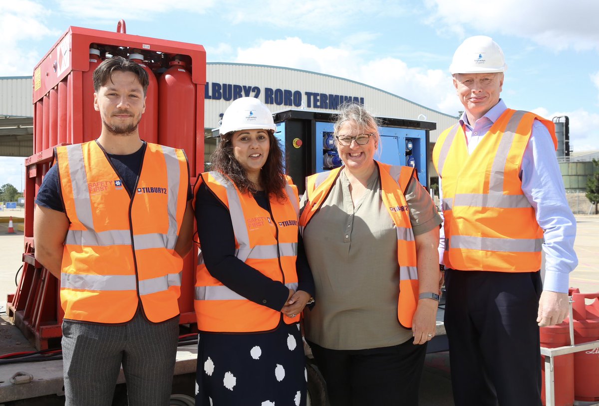 Construction Minister Nusrat Ghani MP visits #LowerThamesCrossing who are to use hydrogen powered construction machinery. #clc #NusratGhani