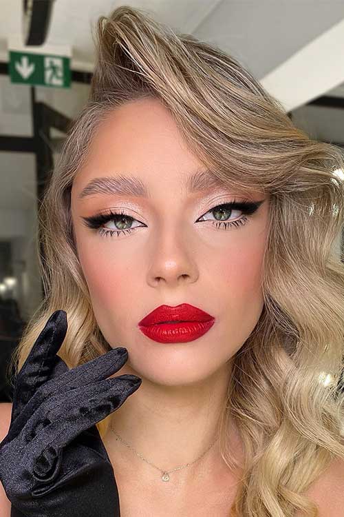 stylishbelles's tweet image. Essential 8 Steps to Putting on Makeup
Tap for more✅: stylishbelles.com/essential-8-st…
@stylishbelles
#makeup #makeuplook #makeupsteps #flawlessmakeup