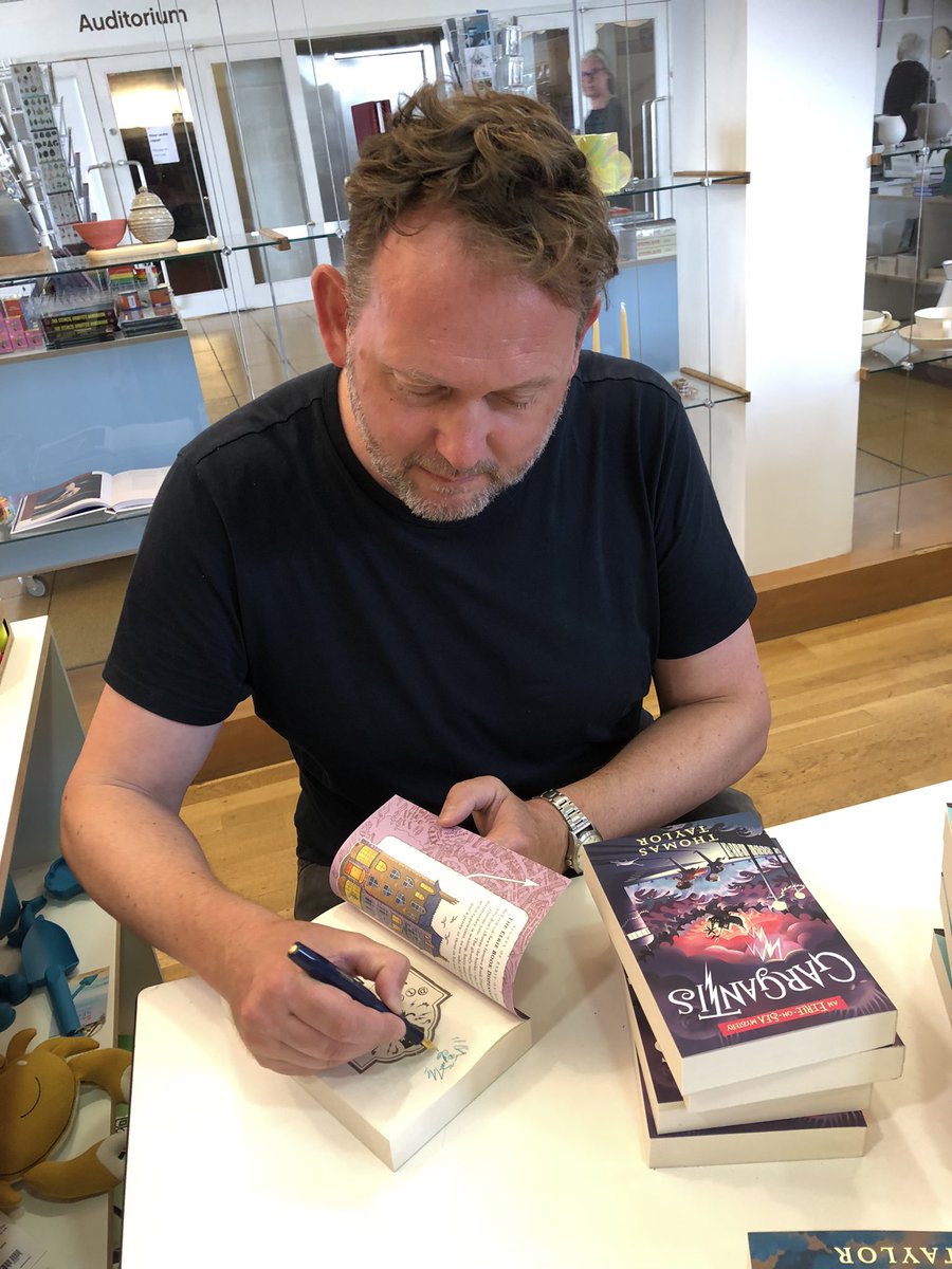 ThomasHTaylor's tweet photo. I was very happy to pop into the @dlwp today, to sign stock of my books. As this modernist gem overlooks the beach where I first dreamed up Herbie and Violet and their crazy adventures, it feels a bit like bringing the stories home. #malamander #eerieonsea https://t.co/ZOJHtI7UEW