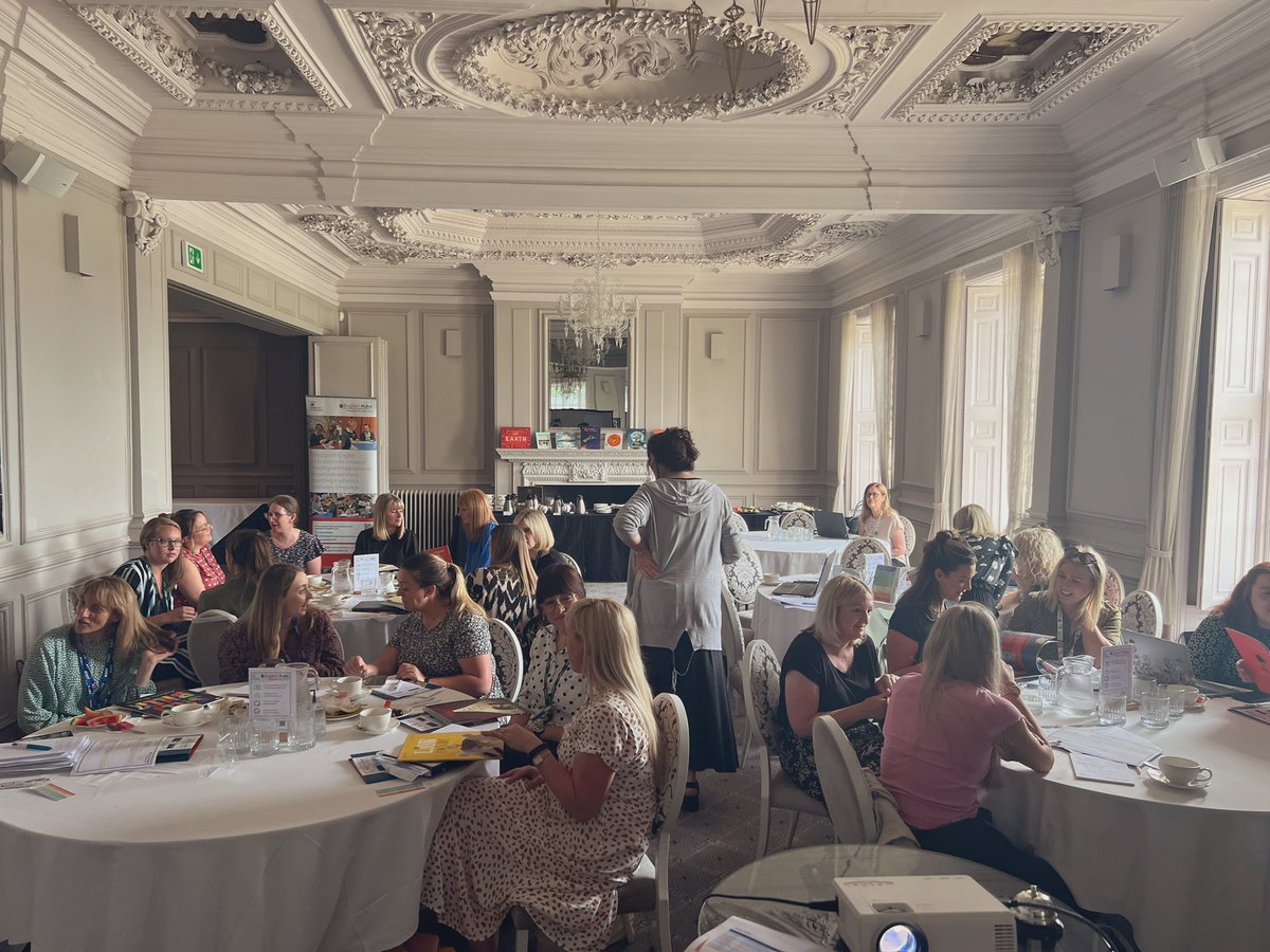 EnglishHubWG's tweet image. Our Wave 5 Partner School preparation event was a great hit today! Who doesn’t love ‘book dating’ and winning a wonderful mystery book prize! @EnglishHubWG  #englishhub #partnerschool #earlyreading
