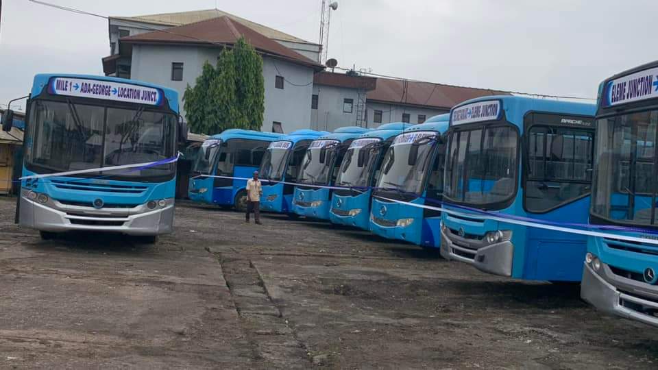 possible1001's tweet image. His Excellency Sir @SimFubaraKSC, represented by Professor Ngozi Nma Odu DSSRS, Deputy Governor of Rivers State, commissioned the Rivers State Government Fuel Subsidy Intervention Buses.

#phtwittercommunity #wike 
#SimMediaVolunteers