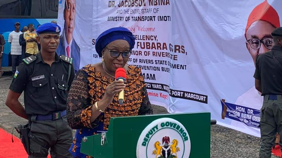 possible1001's tweet image. His Excellency Sir @SimFubaraKSC, represented by Professor Ngozi Nma Odu DSSRS, Deputy Governor of Rivers State, commissioned the Rivers State Government Fuel Subsidy Intervention Buses.

#phtwittercommunity #wike 
#SimMediaVolunteers