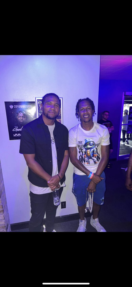 Showstoppa5160's tweet photo. I PROMISE this is gonna be a MUST SEE battle for the culture when it drop!!!  PUT SUM RESPECT ON MY NAME 😤😤🔥
Showstoppa vs @emrsnkennedy  dropping soon on @BlackIceBattles !!!

Btw… we damn near look like long lost brothers 🤦🏽‍♂️😂😂😂
#BODYGANG #BlackiceCartel #BattleOfTheNight https://t.co/M9WHeFw6LS