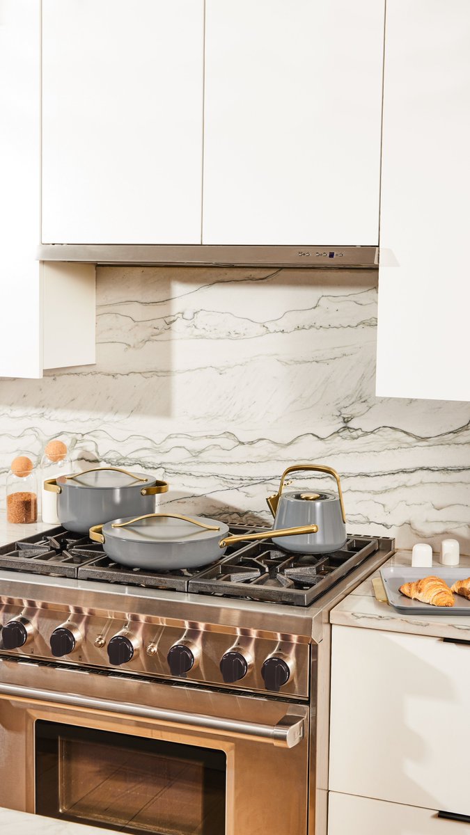 ICYMI: New colors with @CrateandBarrel just dropped. Shop the Graphite Collection in our Cookware & Bakeware Sets (plus our Tea Kettle!), and make golden hour, every hour. ✨