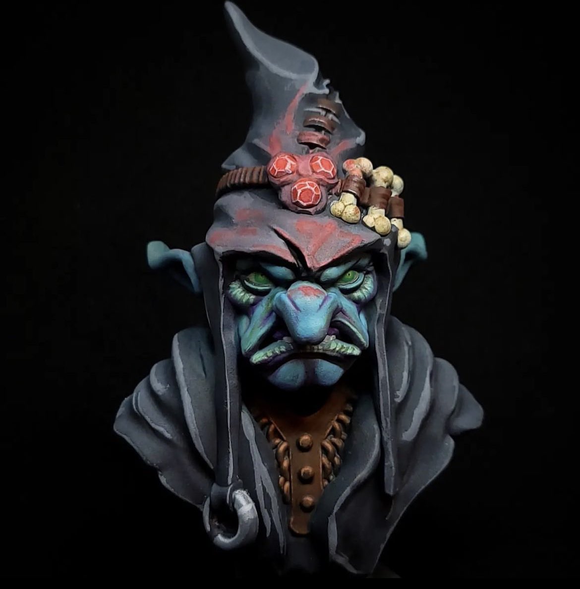 Screw it. Every miniature gets OSL now.

Gems? Those are enchanted glowing gems.

Hat? Nope, this is my wearable night light.

Bones? You’re in luck, these are my good old fashioned glow bones.