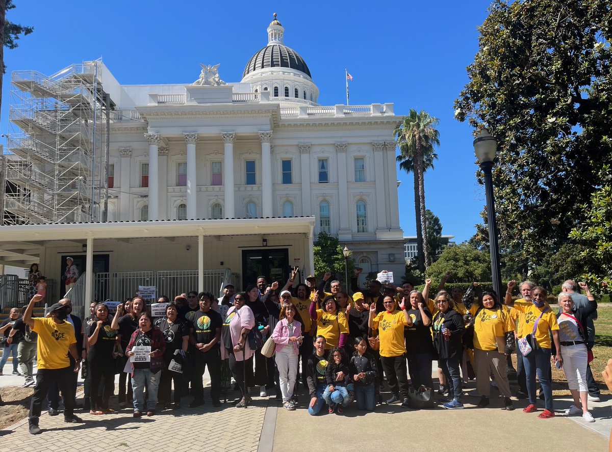 CalOrganize's tweet photo. BREAKING: #SB567 passes in the Assembly Judiciary Committee!!  

Thank you to @SenMariaEDurazo for championing this - renter protections ARE homelessness prevention! #HousingisaHumanRight https://t.co/zb7AoFxCQI