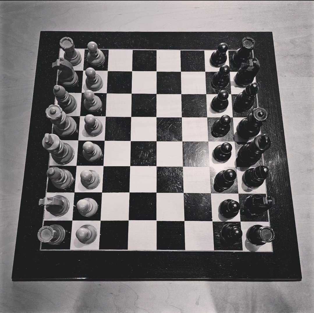 davidlpapp's tweet photo. Did you think about the two powers that run the show? The chess board isn't mirrored in the center as the Kings and Queens are facing each other. However, the ruler is always on the left. In your body too, that's where your heart is. This is the person who walks on the left side of the sidewalk, protecting the other. Can you see that on the light side, the ruler is the Queen? The King has a feminine energy, which is okay. The problem is that, feminine male leaders, therefore the white side, is currently overpowering and we're out of balance. There's no good and bad. Black and white, we can't live without each other. Instead of competing, we should cooperate and leave the competition at the level of games. Find your side and love the other!
#black #white #light #dark #balance