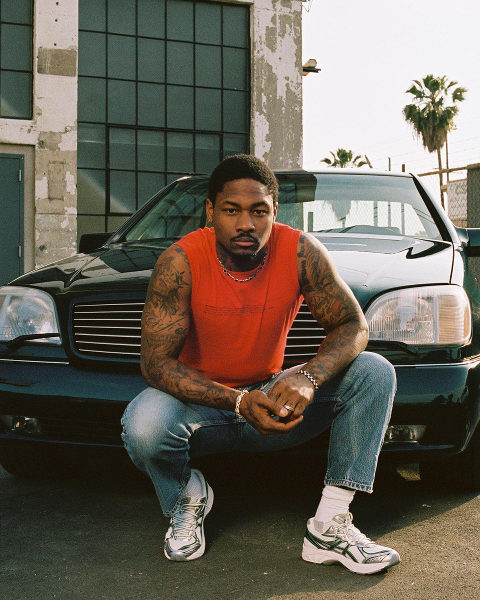 StreetFashion01's tweet photo. Stefon Diggs for ASICS (2023) https://t.co/ZkzhcnXrQ6