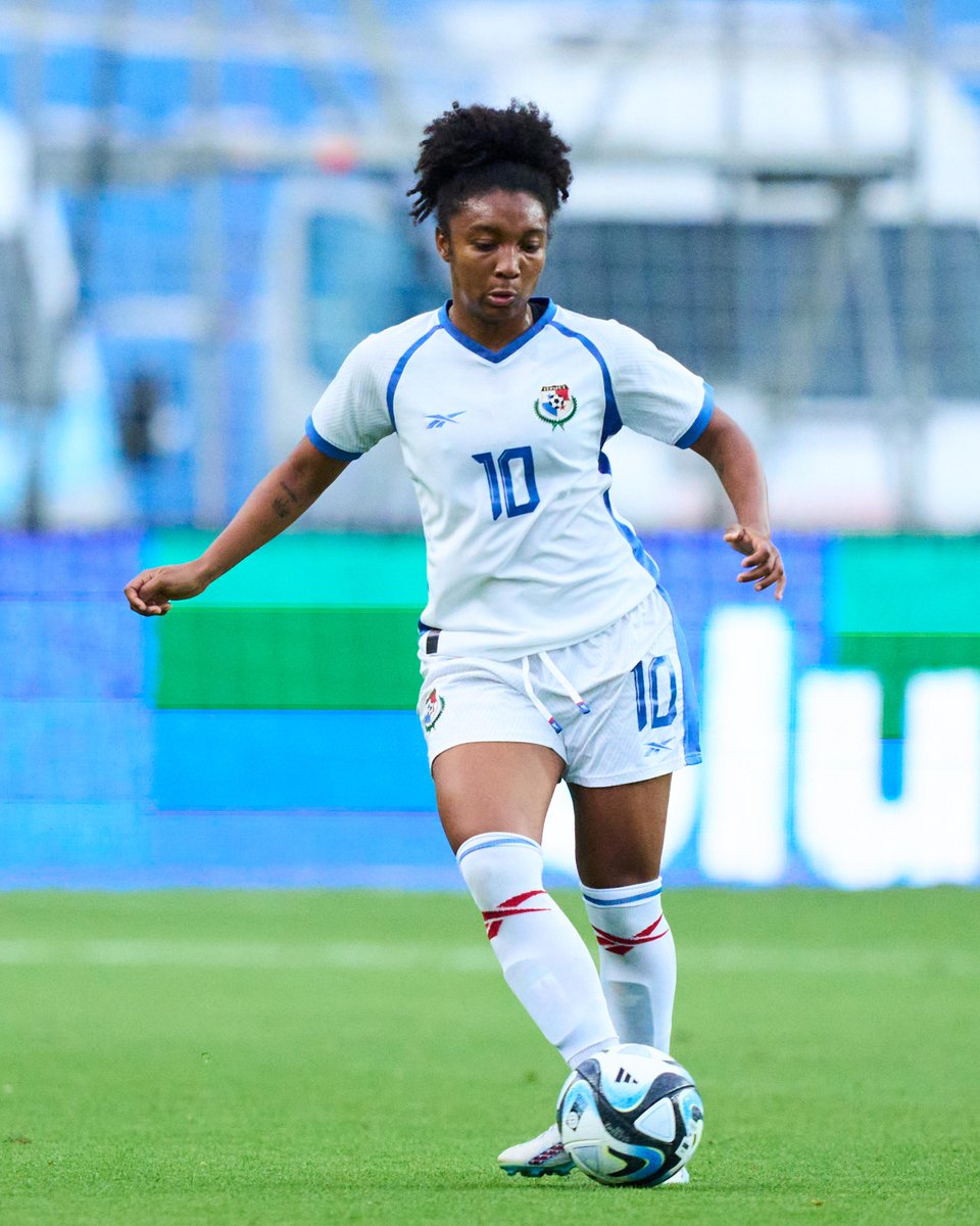 🇵🇦 International debut at 14!
🏆 #FIFAWWC at 25!

What a journey for Marta Cox. 👏