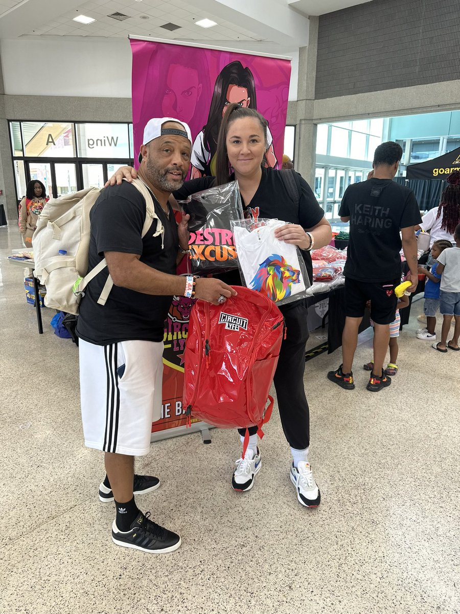 Tyrone (@coachsearight) on Twitter photo Big thank you to <a href="/circuit_lyfe/">Circuit Lyfe</a> for hooking <a href="/Coach_KDini/">Kristi Dini</a> and I up with the new gear🔥 be on the lookout for the <a href="/NY_ExtremeHoops/">NY Extreme Hoops</a> collab Big thank you to <a href="/circuit_lyfe/">Circuit Lyfe</a> for hooking <a href="/Coach_KDini/">Kristi Dini</a> and I up with the new gear🔥 be on the lookout for the <a href="/NY_ExtremeHoops/">NY Extreme Hoops</a> collab