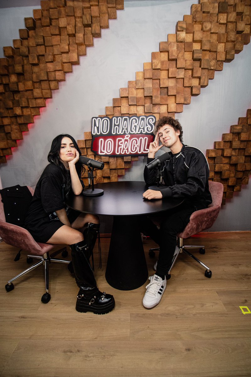 JuanpaZurita's tweet photo. 🎙️NHLF ft. @lalioficial ya disponible!

De tener que escaparse de casa para asistir a un casting a convertirse en una de las ESTRELLAS internacionales más importantes del momento.

Velo completo 👇

https://t.co/IhdDIUWg1u

Disfrútenlo 🎥 https://t.co/f9rpygGHCr