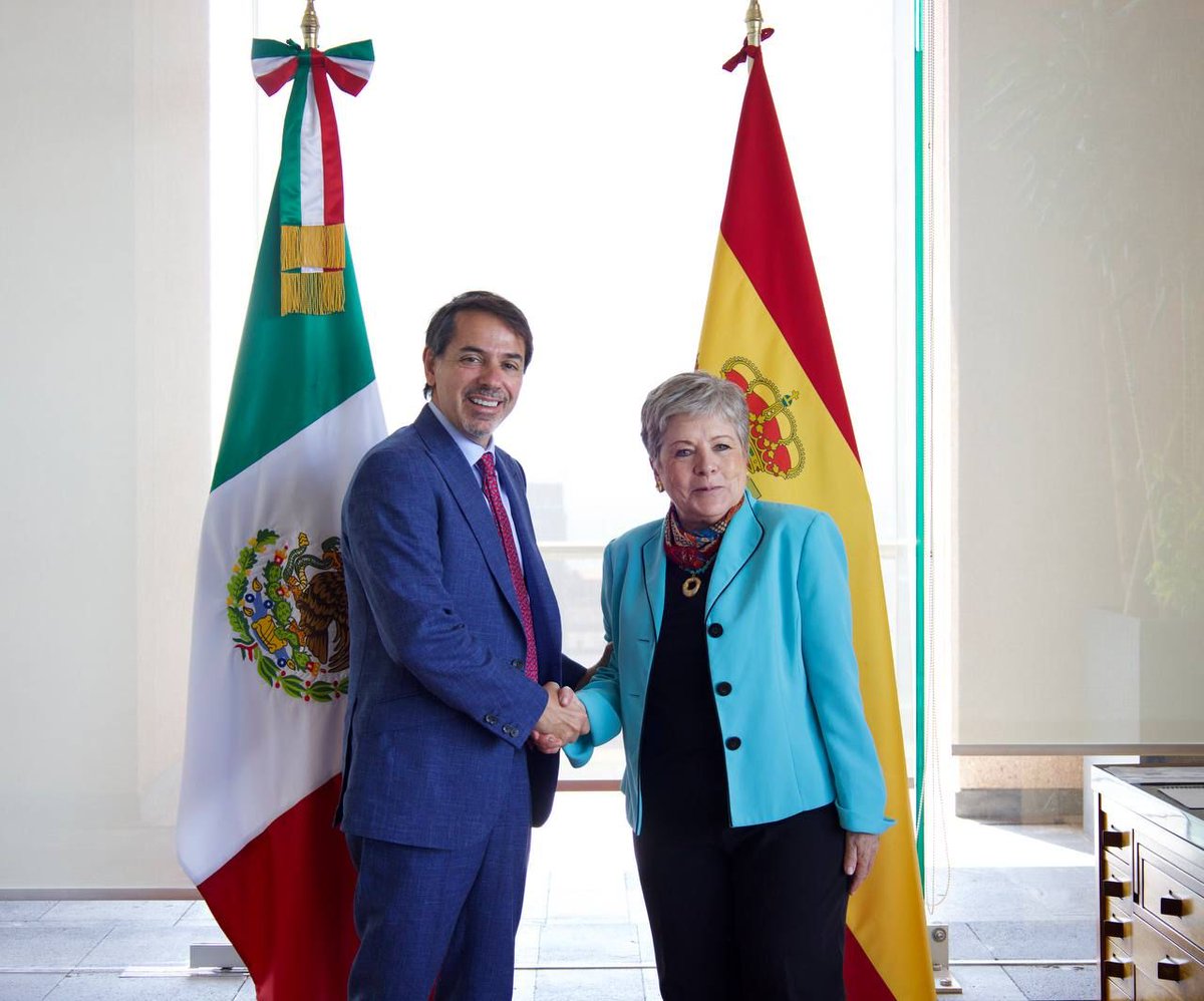 Relaciones Exteriores (@sre_mx) on Twitter photo 📸 Esta mañana, en <a href="/SRE_mx/">Relaciones Exteriores</a>, la canciller <a href="/aliciabarcena/">Alicia Bárcena</a> sostuvo un encuentro con el Emb. Juan Duarte de <a href="/EmbEspMex/">Embajada de España en México</a>, con quien dialogó sobre la relación México - España.
🇲🇽🤝🇪🇸
#DiplomaciaCercaDeTi
🧵 📸 Esta mañana, en <a href="/SRE_mx/">Relaciones Exteriores</a>, la canciller <a href="/aliciabarcena/">Alicia Bárcena</a> sostuvo un encuentro con el Emb. Juan Duarte de <a href="/EmbEspMex/">Embajada de España en México</a>, con quien dialogó sobre la relación México - España.
🇲🇽🤝🇪🇸
#DiplomaciaCercaDeTi
🧵