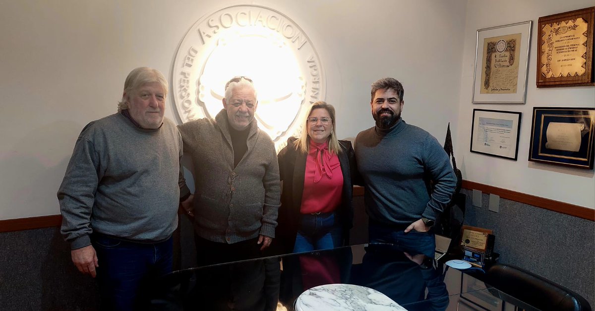 Reunión con Osvaldo Coira, Referente Territorial del Instituto Provincial de Formación Laboral de PBA 💪📚✨

Hoy pudimos dialogar sobre la importancia de fortalecer la capacitación desde el sindicalismo y el Ministerio <a href="/TrabajoPBA/">Trabajo PBA</a>, bajo la conducción de <a href="/waltercorreaok/">Walter Correa</a> 🙌🤝